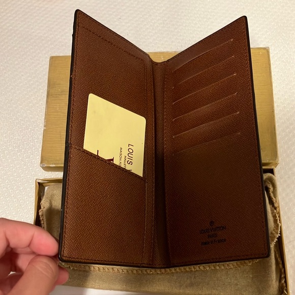 Louis Vuitton Brazza Wallet - Picture 2 of 7